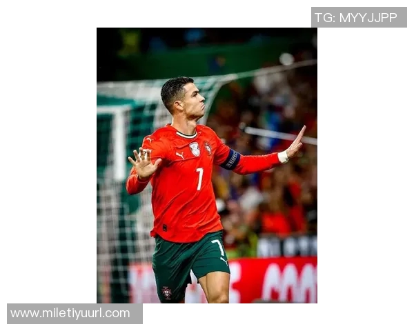 C罗分享葡萄牙队训练瞬间全力备战世预赛坚定信念不负使命 C罗分享葡萄牙队训练瞬间全力备战世预赛坚定信念不负使命