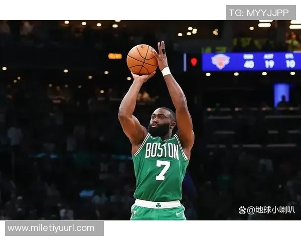 杰伦布朗表现低迷14投6中仅得12分5助攻失误5次正负值惨淡并列最低 杰伦布朗表现低迷14投6中仅得12分5助攻失误5次正负值惨淡并列最低