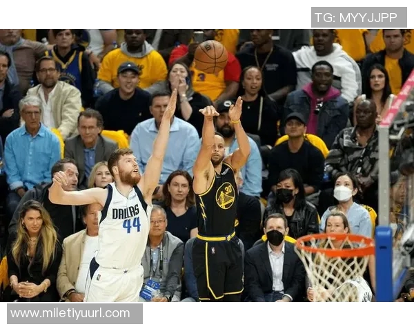 科尔分享负荷管理经验强调赛前准备12人掌控比赛节奏的重要性 科尔分享负荷管理经验强调赛前准备12人掌控比赛节奏的重要性