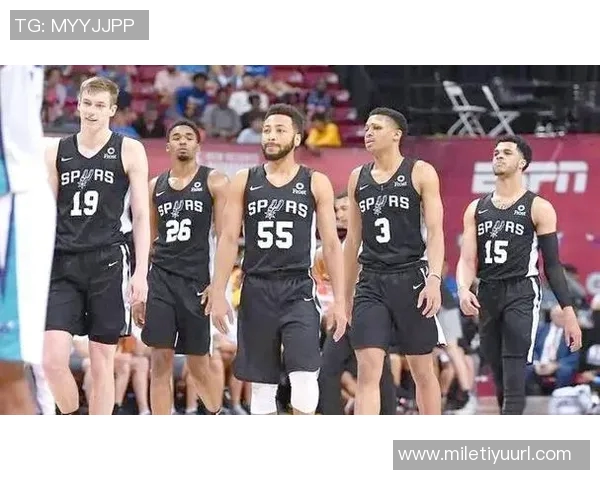 周五竞彩篮球焦点对决：勇士与马刺再战谁能笑到最后