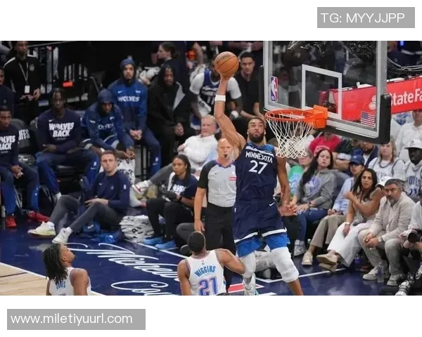 华子称赞戈贝尔禁区接球进步显著表达对他的信任将增加传球次数